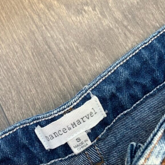 Dance & Marvel Women's Jeans Distressed High Waist Straight leg Light Wash Small - Picture 8 of 11